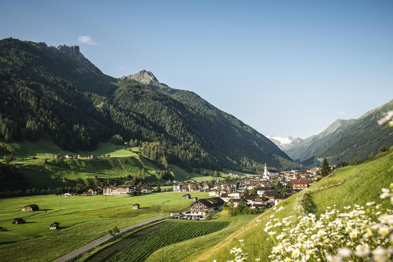 Hotel Bergjuwel Neustift im Stubaital Bagian luar foto